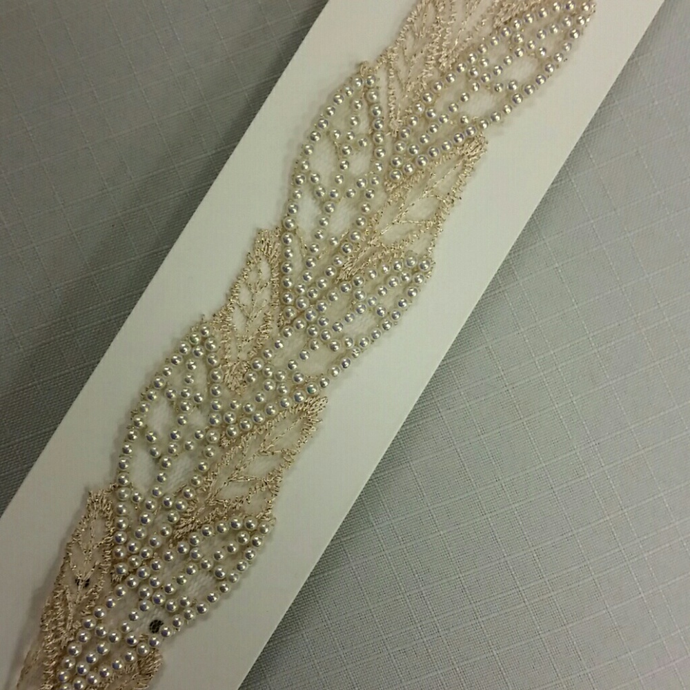 Lace Leaves Crochet Headband with Mini Pearls - Picture 2 of 4